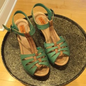 Miz Moos green sandals